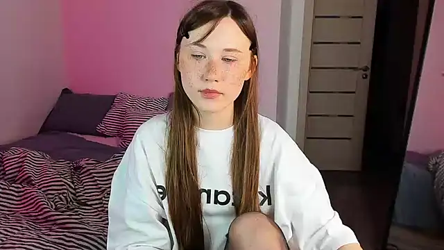 Snapshot of Stella_Sunny chatting on 10/01/25, 07:18 Stella Sunny online show from 10/01/25, 07:18