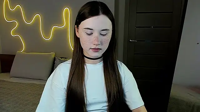 Stella Sunny online show from 12/17/25, 10:26