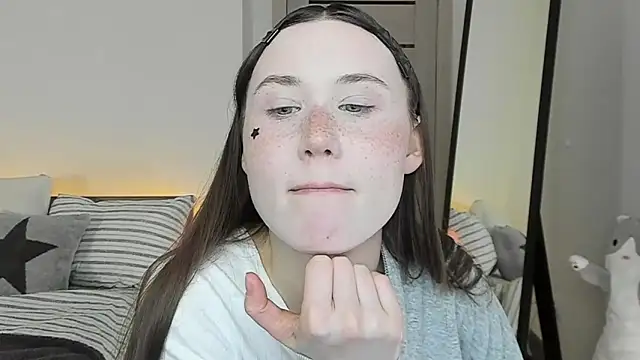 Stella Sunny online show from 04/23/26, 10:33
