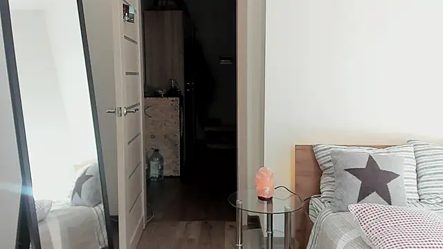 Stella Sunny online show from 04/05/26, 07:37