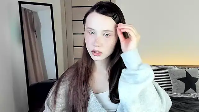 Stella Sunny online show from 03/05/26, 04:14