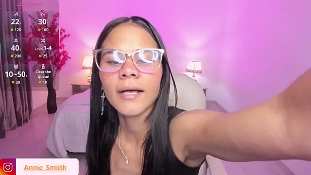 Snapshot of anniie_smith chatting on 11/09/25, 11:36 anniie smith online show from 11/09/25, 11:36