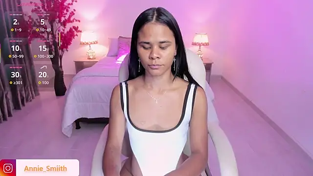 Snapshot of anniie_smith chatting on 10/25/25, 11:09 anniie smith online show from 10/25/25, 11:09