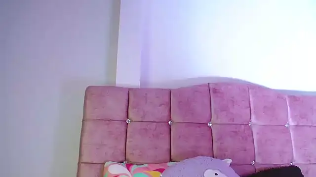 Snapshot of Paris-love chatting on 12/27/24, 05:20 Paris-love online show from 12/27/24, 05:20