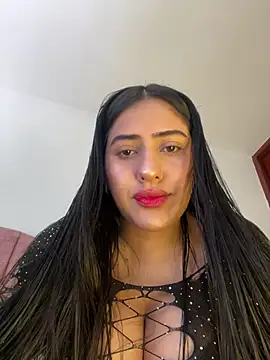 Snapshot of Paris-love chatting on 03/07/25, 07:05 Paris-love online show from 03/07/25, 07:05