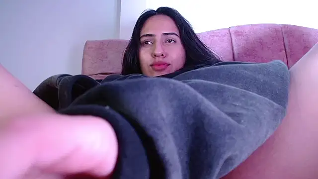 Snapshot of Paris-love chatting on 12/07/24, 08:38 Paris-love online show from 12/07/24, 08:38