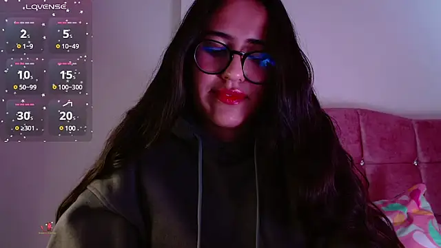 Snapshot of Paris-love chatting on 12/17/24, 05:29 Paris-love online show from 12/17/24, 05:29