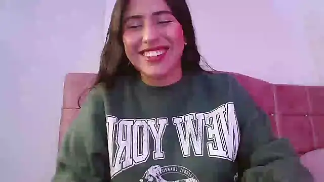 Snapshot of Paris-love chatting on 01/04/25, 05:58 Paris-love online show from 01/04/25, 05:58