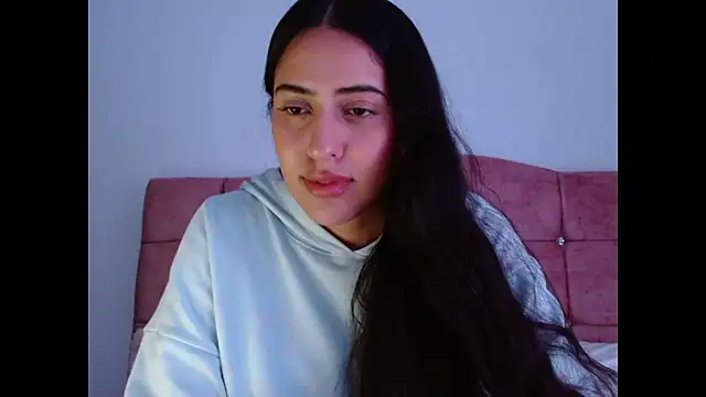 Snapshot of Paris-love chatting on 10/12/25, 04:36 Paris-love online show from 10/12/25, 04:36