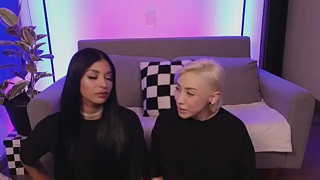 Snapshot of jane_hart_ chatting on 11/26/25, 12:10 jane hart online show from 11/26/25, 12:10