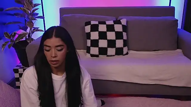 Snapshot of jane_hart_ chatting on 11/18/25, 11:37 jane hart online show from 11/18/25, 11:37