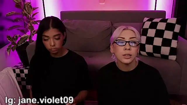 Snapshot of jane_hart_ chatting on 12/15/25, 01:00 jane hart online show from 12/15/25, 01:00