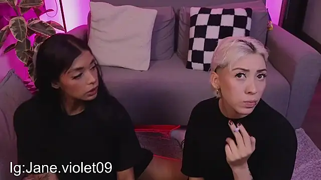 Snapshot of jane_hart_ chatting on 10/17/25, 01:09 jane hart online show from 10/17/25, 01:09