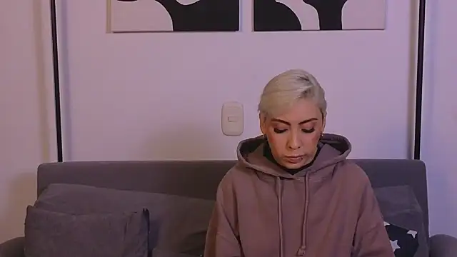 Snapshot of jane_hart_ chatting on 02/26/25, 12:52 jane hart online show from 02/26/25, 12:52