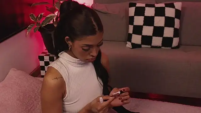 Snapshot of jane_hart_ chatting on 11/16/25, 12:59 jane hart online show from 11/16/25, 12:59