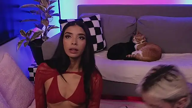 Snapshot of jane_hart_ chatting on 11/21/25, 12:20 jane hart online show from 11/21/25, 12:20