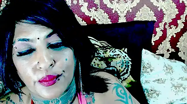 Snapshot of Indiancatz2 chatting on 03/22/25, 01:32 Indiancatz2 online show from 03/22/25, 01:32