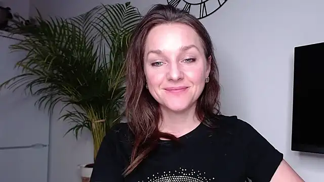 Snapshot of AliciaDesire chatting on 02/10/25, 06:13 AliciaDesire online show from 02/10/25, 06:13