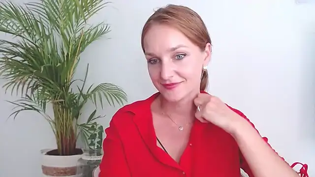 Snapshot of AliciaDesire chatting on 09/15/25, 12:49 AliciaDesire online show from 09/15/25, 12:49