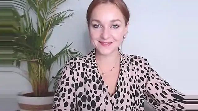 Snapshot of AliciaDesire chatting on 11/13/25, 07:01 AliciaDesire online show from 11/13/25, 07:01