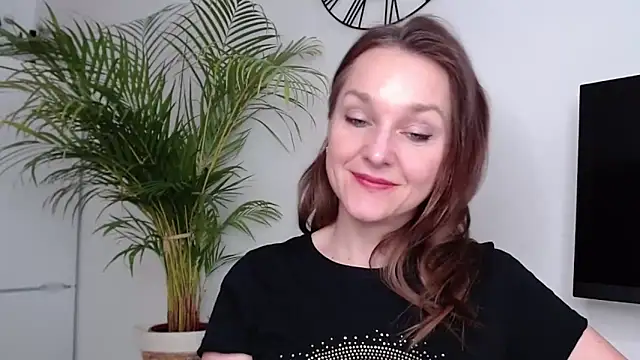 Snapshot of AliciaDesire chatting on 02/10/25, 02:59 AliciaDesire online show from 02/10/25, 02:59