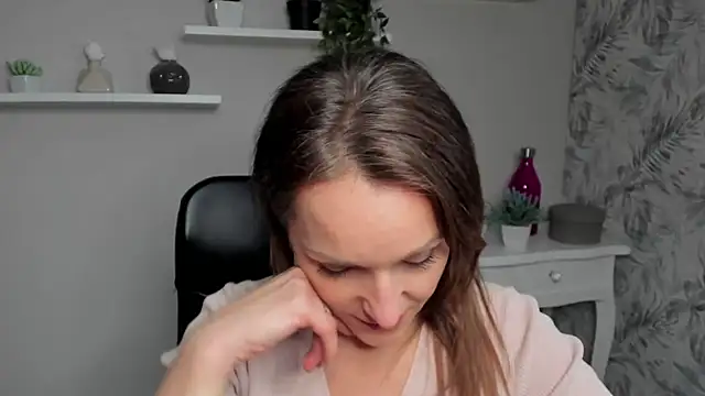 Snapshot of AliciaDesire chatting on 02/20/25, 02:46 AliciaDesire online show from 02/20/25, 02:46