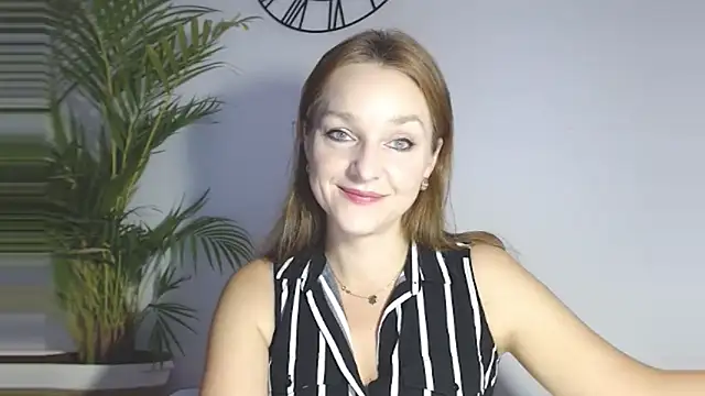 Snapshot of AliciaDesire chatting on 11/20/25, 07:09 AliciaDesire online show from 11/20/25, 07:09