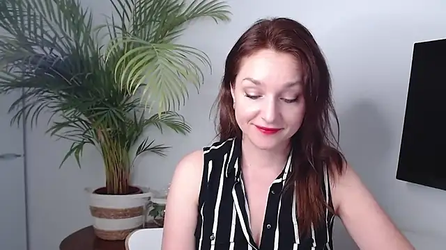 Snapshot of AliciaDesire chatting on 03/11/25, 08:19 AliciaDesire online show from 03/11/25, 08:19