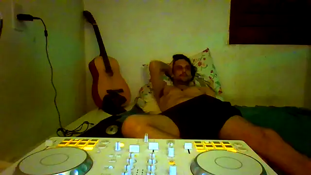 couplemilk online show from 06/02/26, 02:33