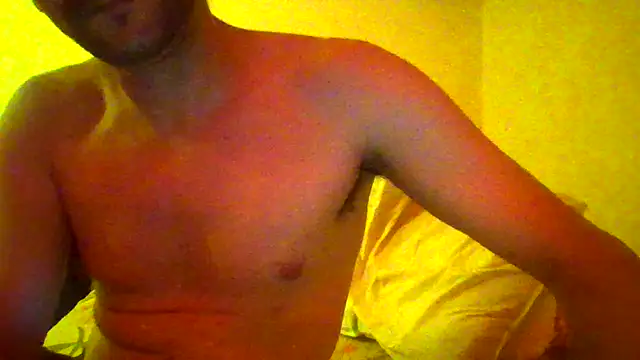 Snapshot of couplemilk chatting on 02/16/26, 05:17 couplemilk online show from 02/16/26, 05:17