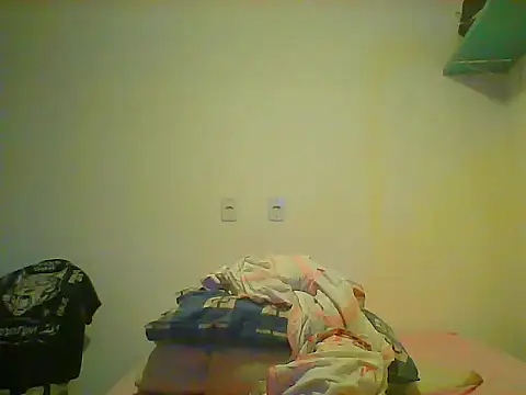 Snapshot of couplemilk chatting on 02/04/25, 03:00 couplemilk online show from 02/04/25, 03:00