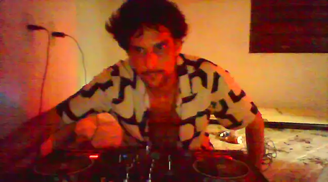 Snapshot of couplemilk chatting on 01/24/25, 05:53 couplemilk online show from 01/24/25, 05:53