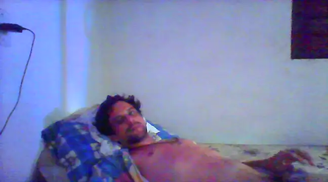 Snapshot of couplemilk chatting on 01/25/25, 03:19 couplemilk online show from 01/25/25, 03:19