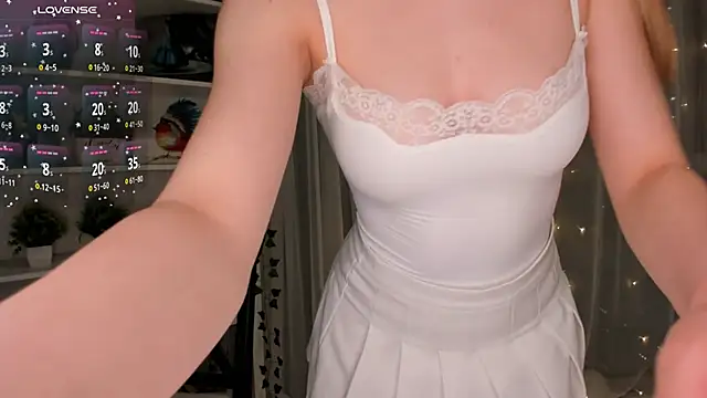 IsabellaTorrance online show from 02/26/25, 03:43