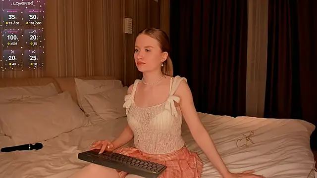 IsabellaTorrance online show from 02/09/25, 07:52