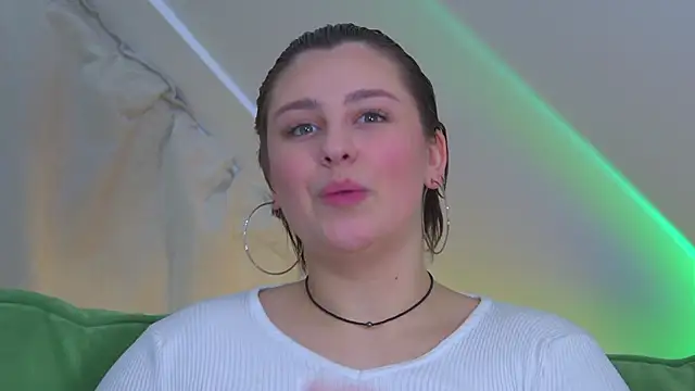 Snapshot of MaryMurray chatting on 03/13/25, 09:37 MaryMurray online show from 03/13/25, 09:37