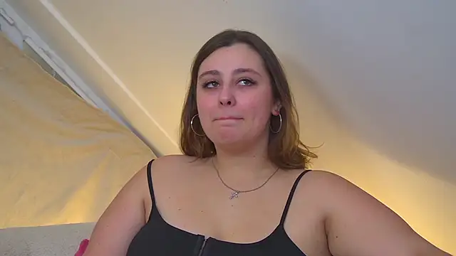 Snapshot of MaryMurray chatting on 11/03/25, 06:33 MaryMurray online show from 11/03/25, 06:33