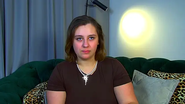 Snapshot of MaryMurray chatting on 10/23/25, 06:45 MaryMurray online show from 10/23/25, 06:45