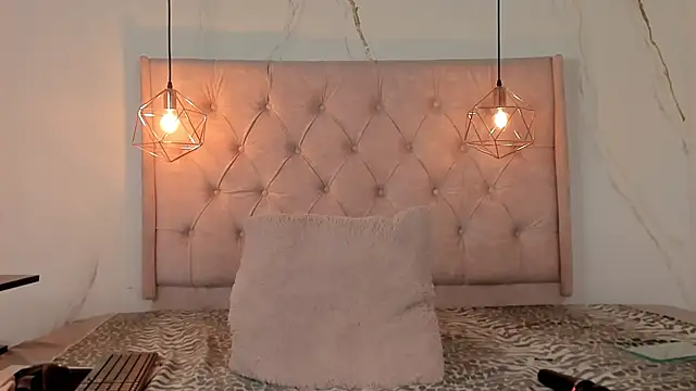 zamira 44 online show from 12/02/25, 01:35