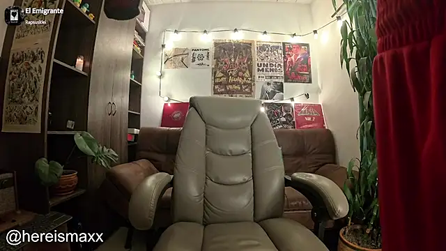 MaxG   online show from 10/24/25, 02:54