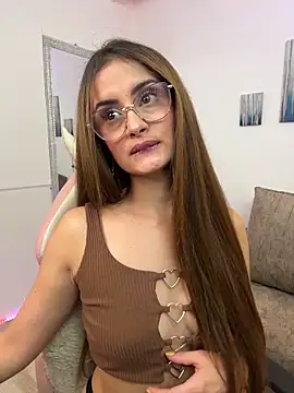 MiaaLoren online show from 10/30/25, 04:37