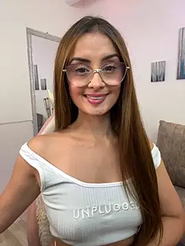 Snapshot of MiaaLoren chatting on 10/01/25, 04:44 MiaaLoren online show from 10/01/25, 04:44