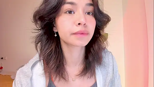 Snapshot of Adriennesexxx chatting on 03/09/25, 04:22 Adriennesexxx online show from 03/09/25, 04:22