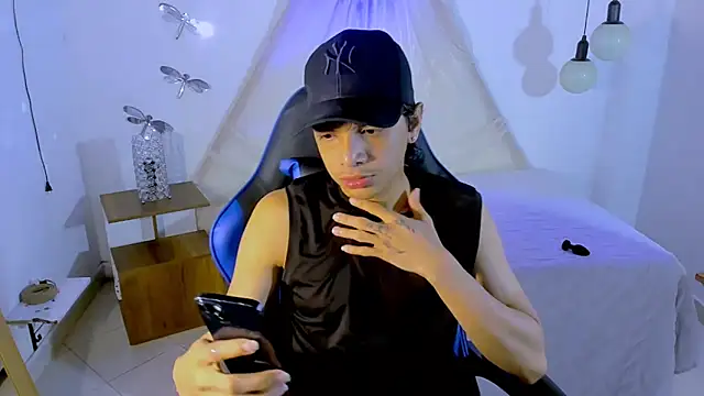 Snapshot of Brand_habes chatting on 11/11/25, 01:50 Brand habes online show from 11/11/25, 01:50