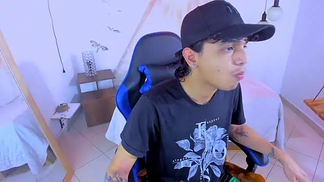 Snapshot of Brand_habes chatting on 11/23/25, 07:07 Brand habes online show from 11/23/25, 07:07