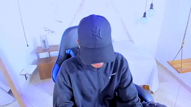 Snapshot of Brand_habes chatting on 11/30/25, 05:30 Brand habes online show from 11/30/25, 05:30