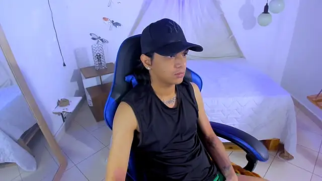 Snapshot of Brand_habes chatting on 11/18/25, 07:00 Brand habes online show from 11/18/25, 07:00