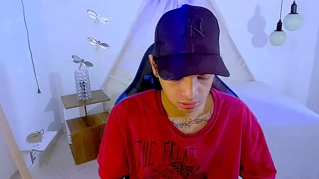 Snapshot of Brand_habes chatting on 11/12/25, 01:48 Brand habes online show from 11/12/25, 01:48