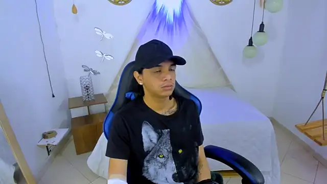 Snapshot of Brand_habes chatting on 12/05/25, 04:49 Brand habes online show from 12/05/25, 04:49