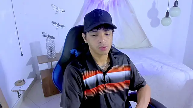 Snapshot of Brand_habes chatting on 11/08/25, 02:53 Brand habes online show from 11/08/25, 02:53